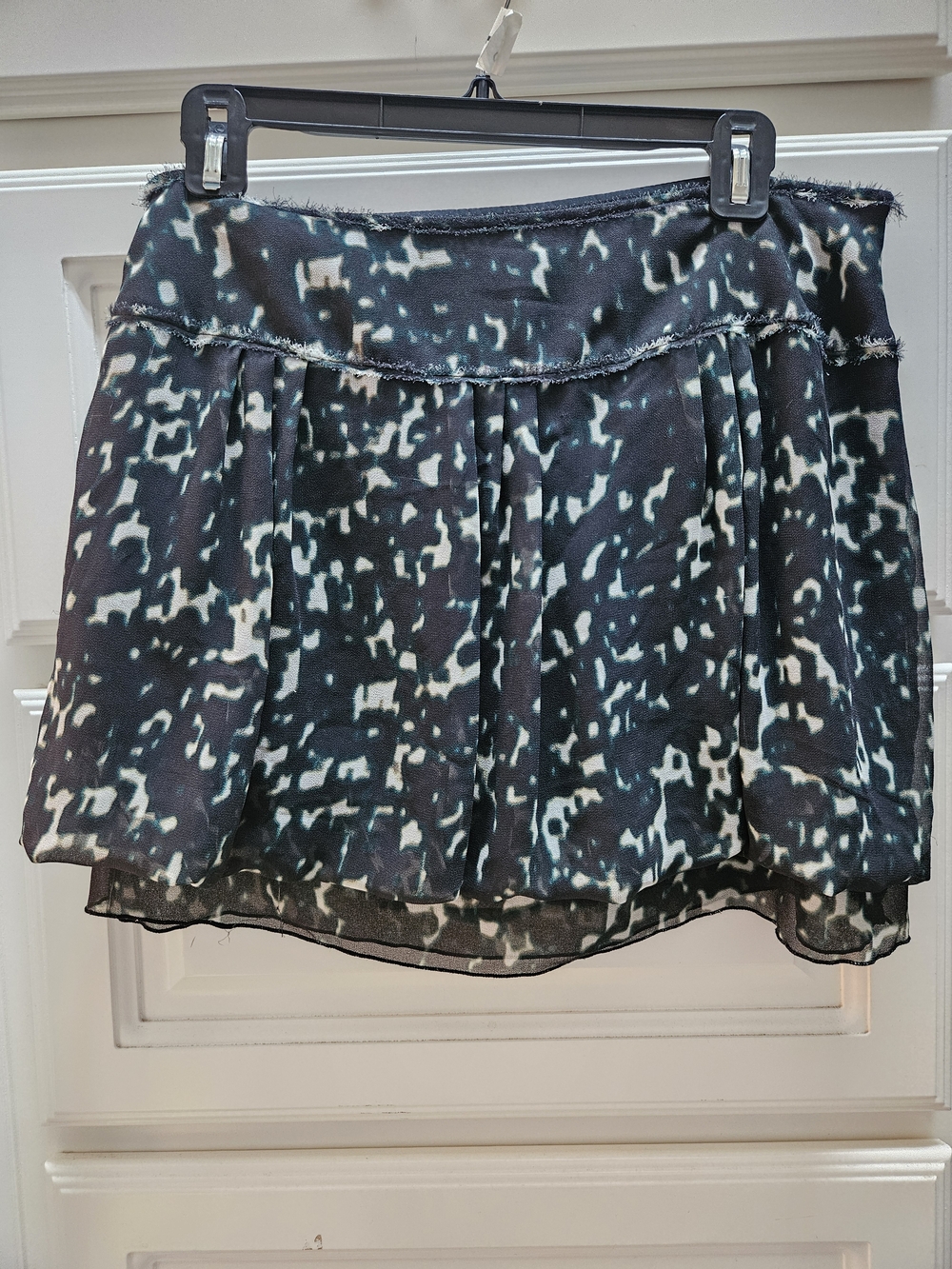 GAP Black and White Abstract Pleated Skater Skirt